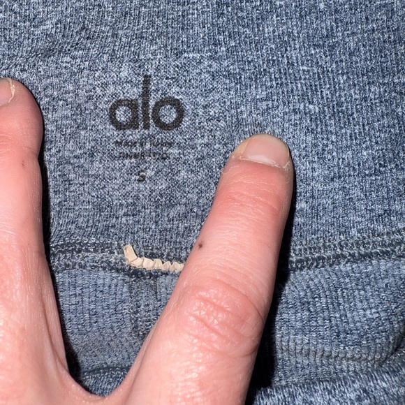 ALO Yoga high waisted seamless radiance leggings - Picture 4 of 4